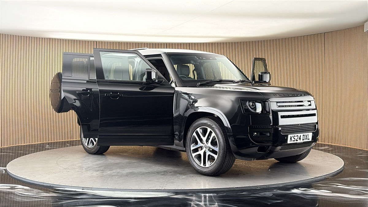 More views of Land Rover Defender 110