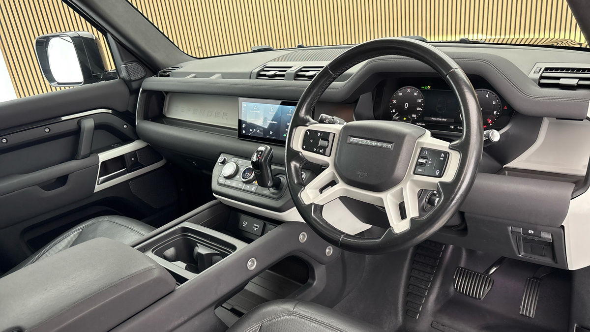 Land Rover Defender 90 Image 5