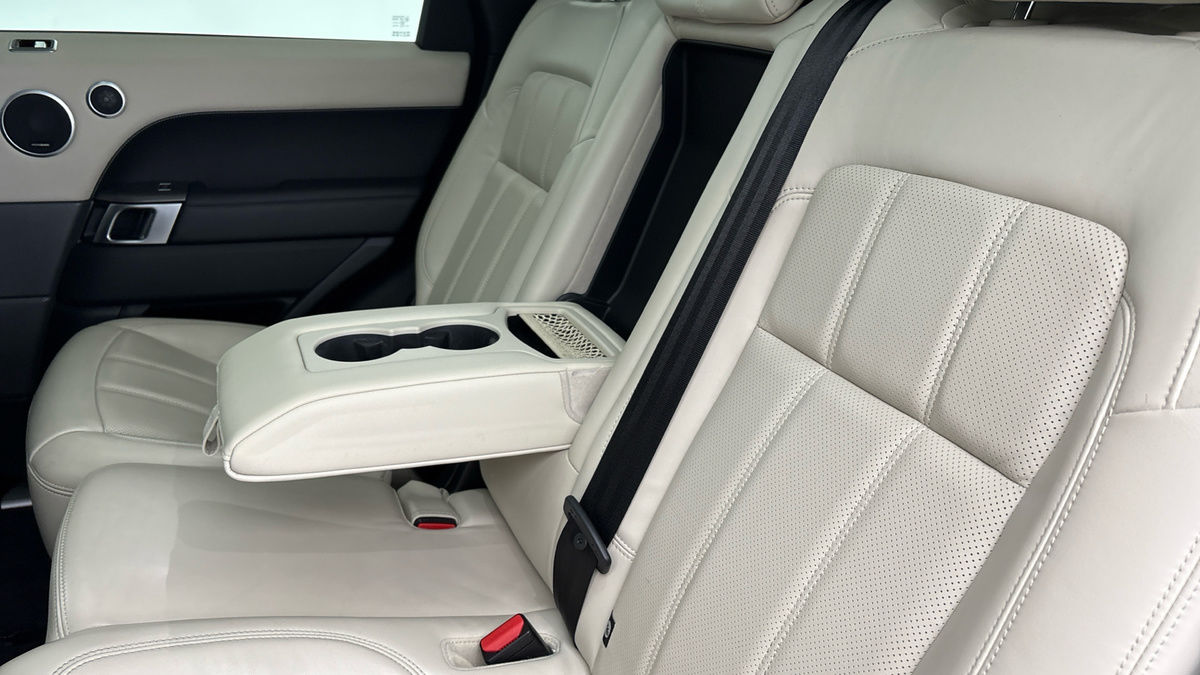 Land Rover Range Rover Sport Image 9