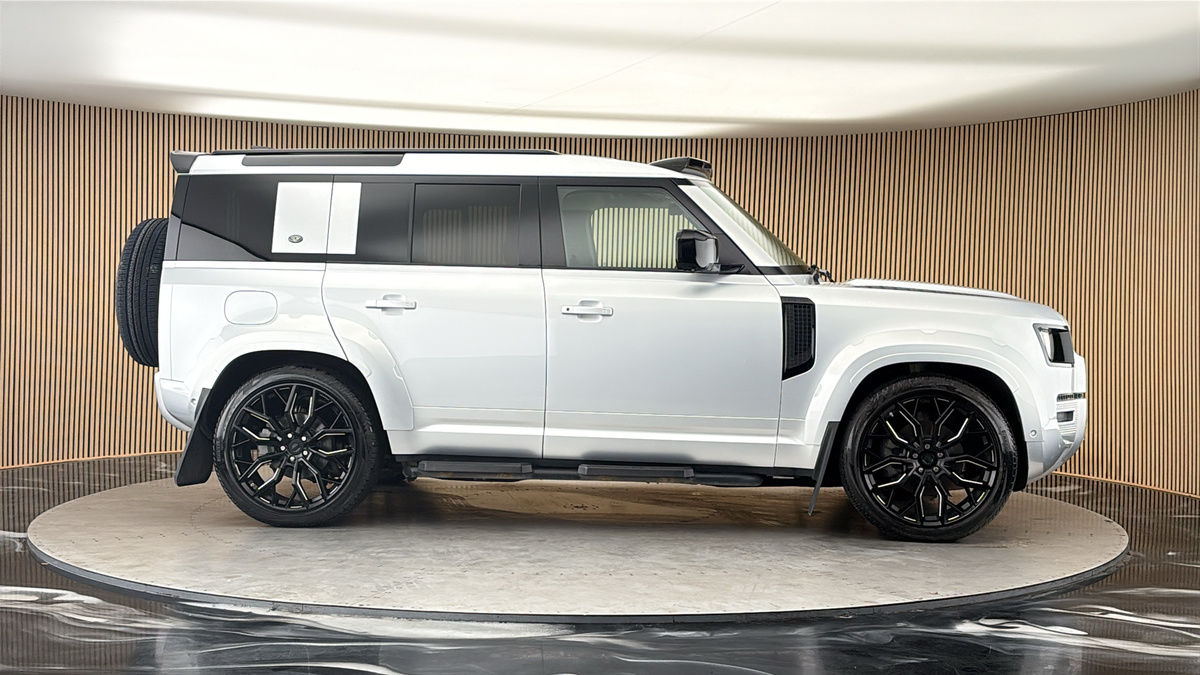 More views of Land Rover Defender 110