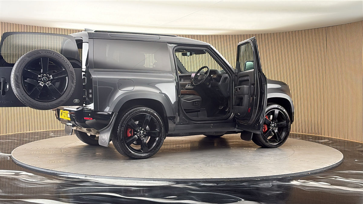More views of Land Rover Defender 90