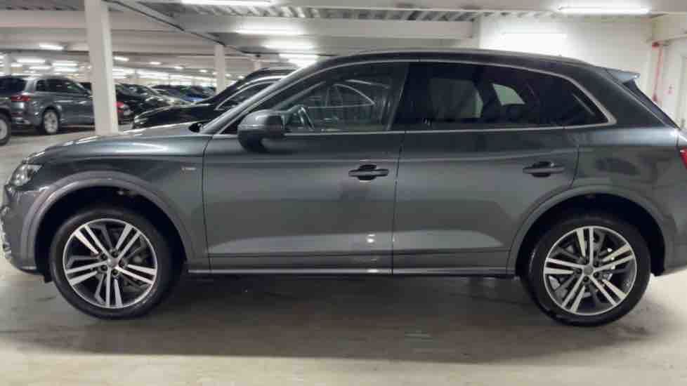 More views of Audi Q5