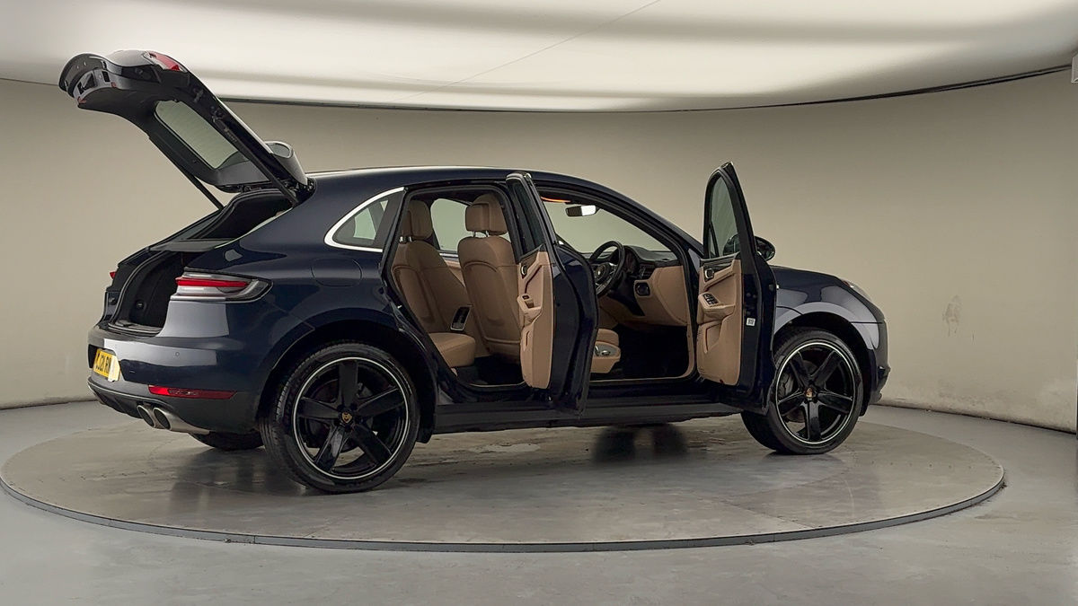 More views of Porsche Macan