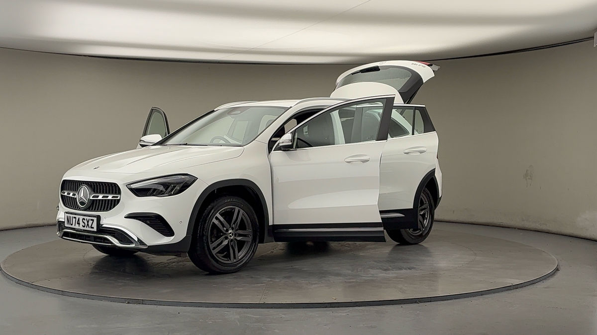 Mercedes-Benz GLA Image 22