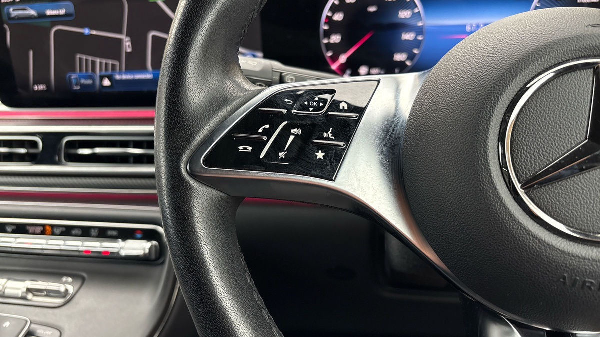 Mercedes-Benz V Class Image 13