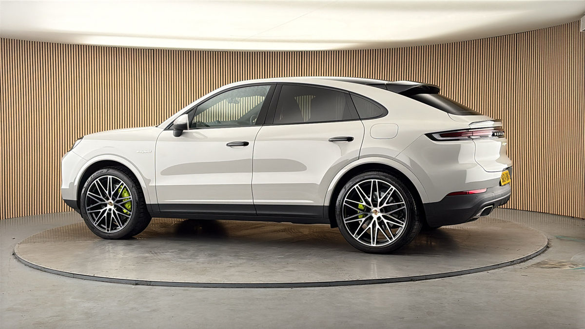 More views of Porsche Cayenne