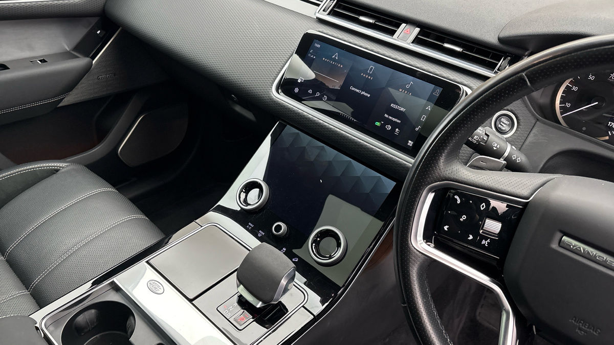 Land Rover Range Rover Velar Image 18