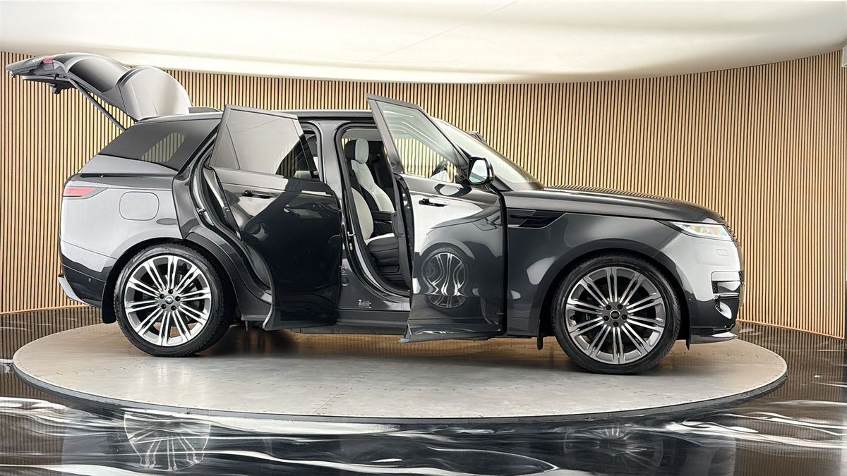 More views of Land Rover Range Rover Sport