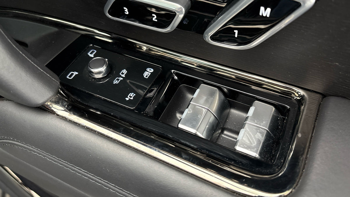 Land Rover Range Rover Sport Image 25