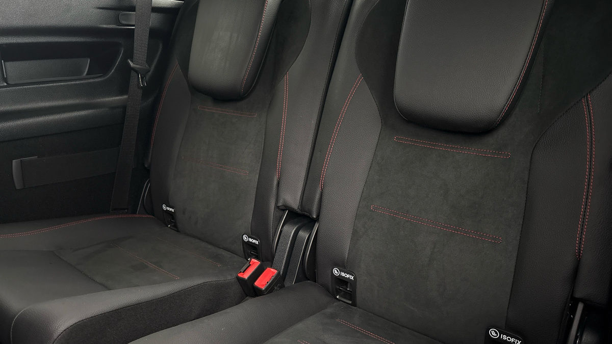 Mercedes-Benz GLB Image 25