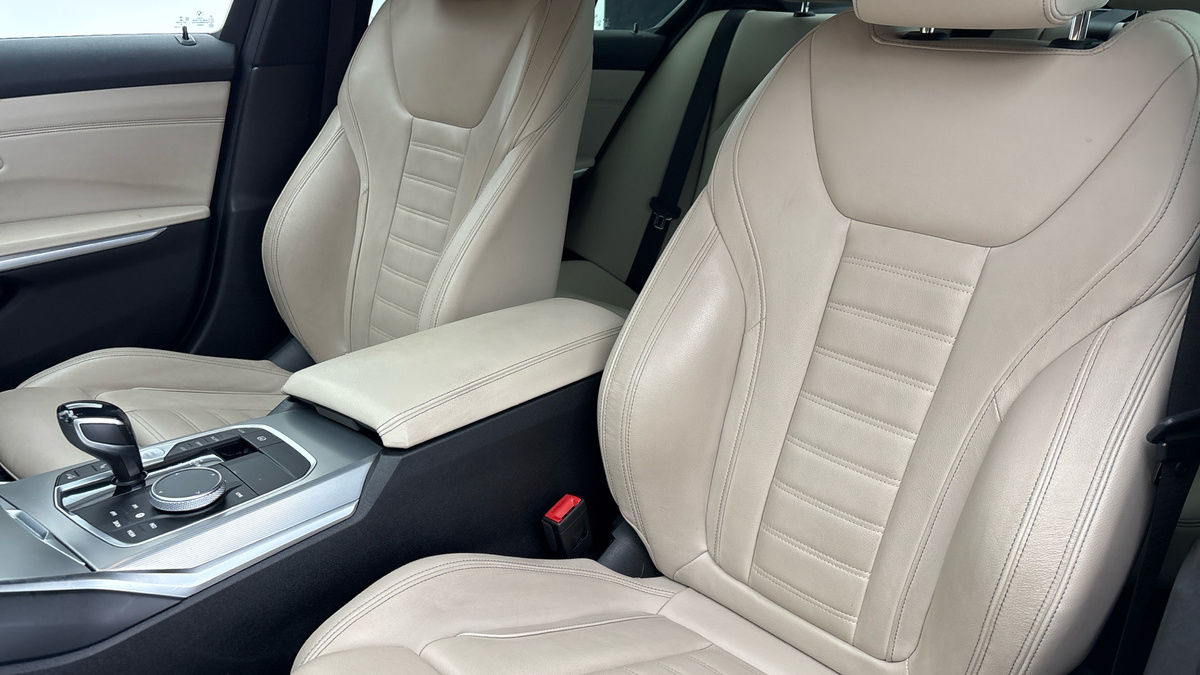 BMW 3 Series Image 7