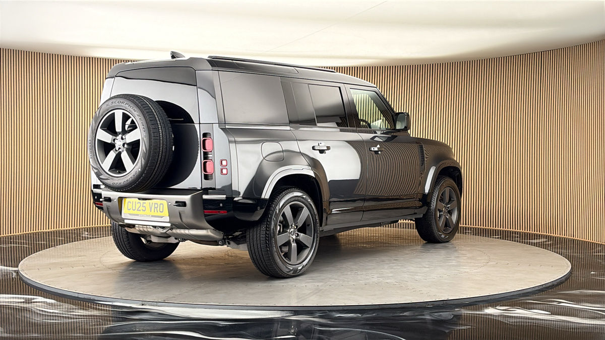 More views of Land Rover Defender 110