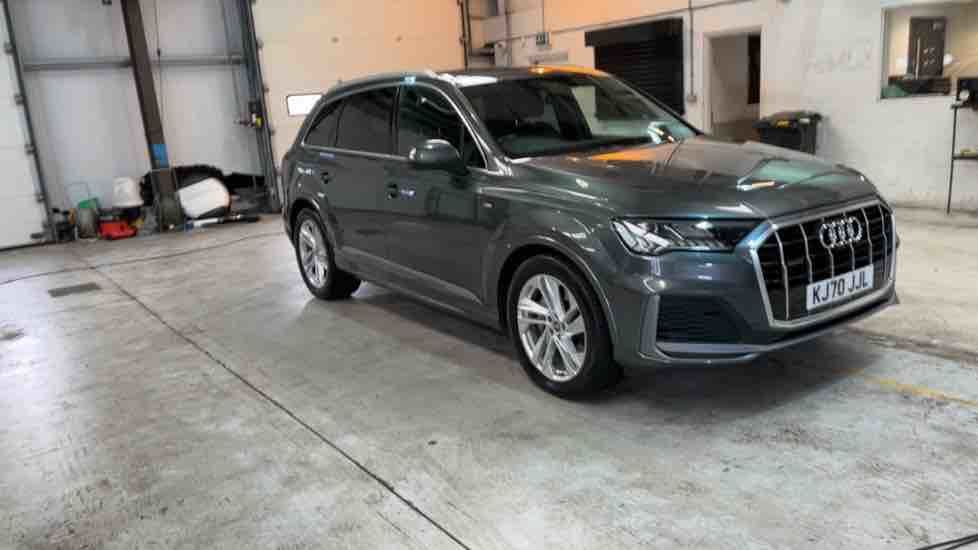 More views of Audi Q7