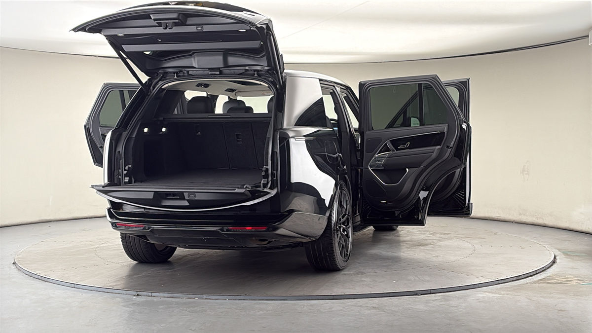 More views of Land Rover Range Rover