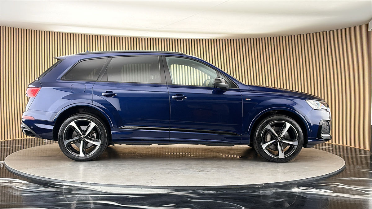 Audi Q7 Image 16