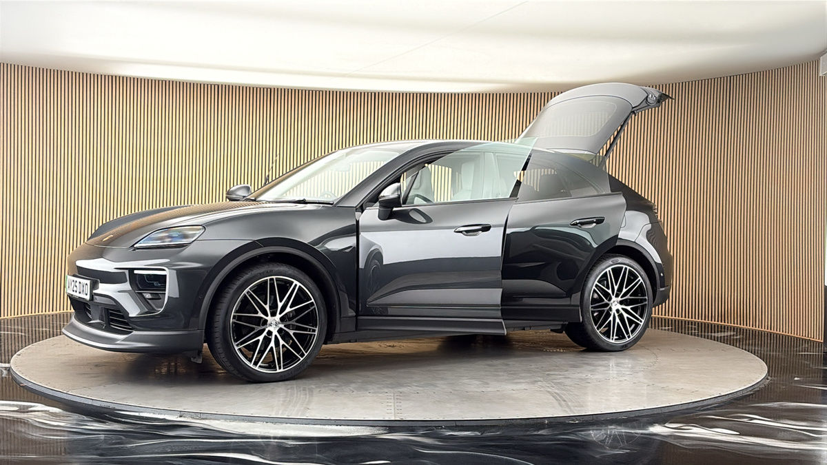 More views of Porsche Macan