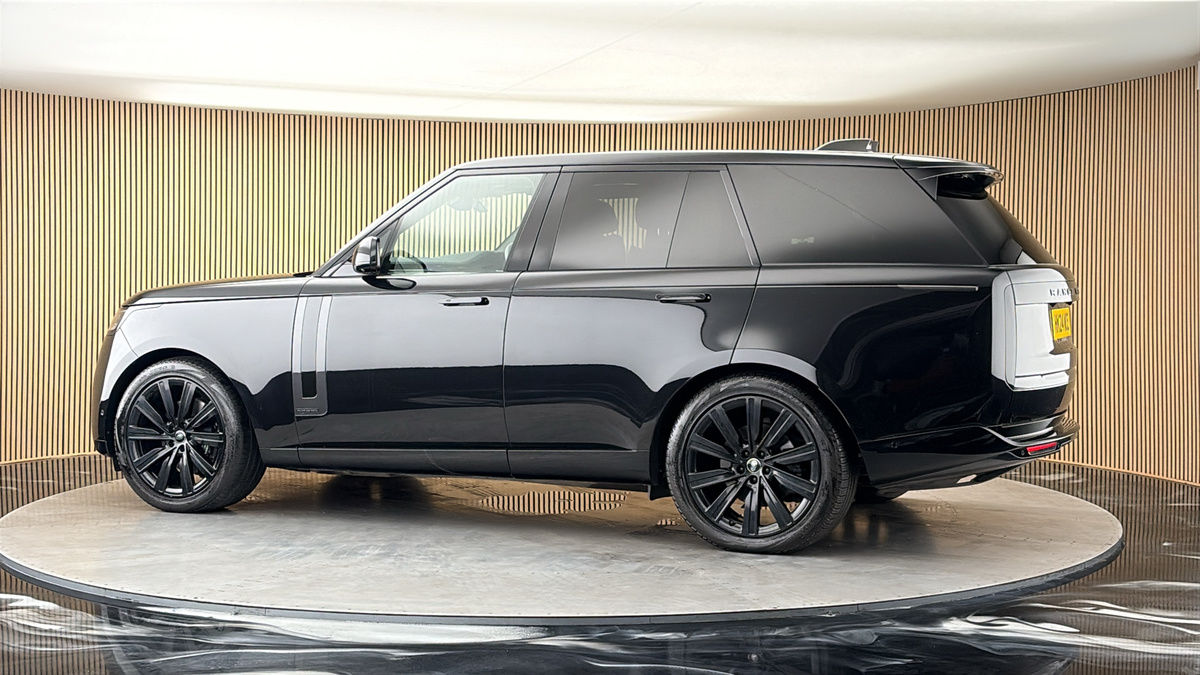 More views of Land Rover Range Rover