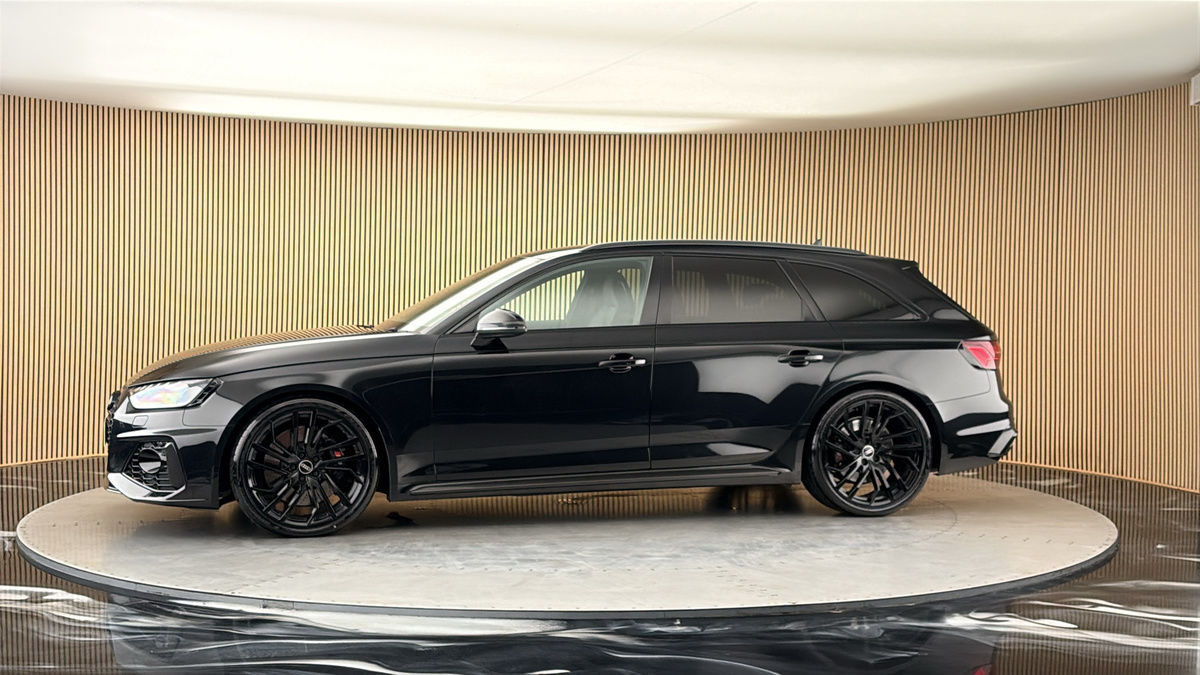More views of Audi RS4 Avant