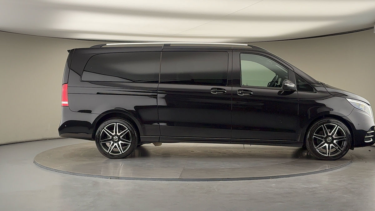 Mercedes-Benz V Class Image 16