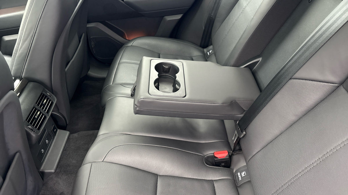 Land Rover Range Rover Velar Image 9