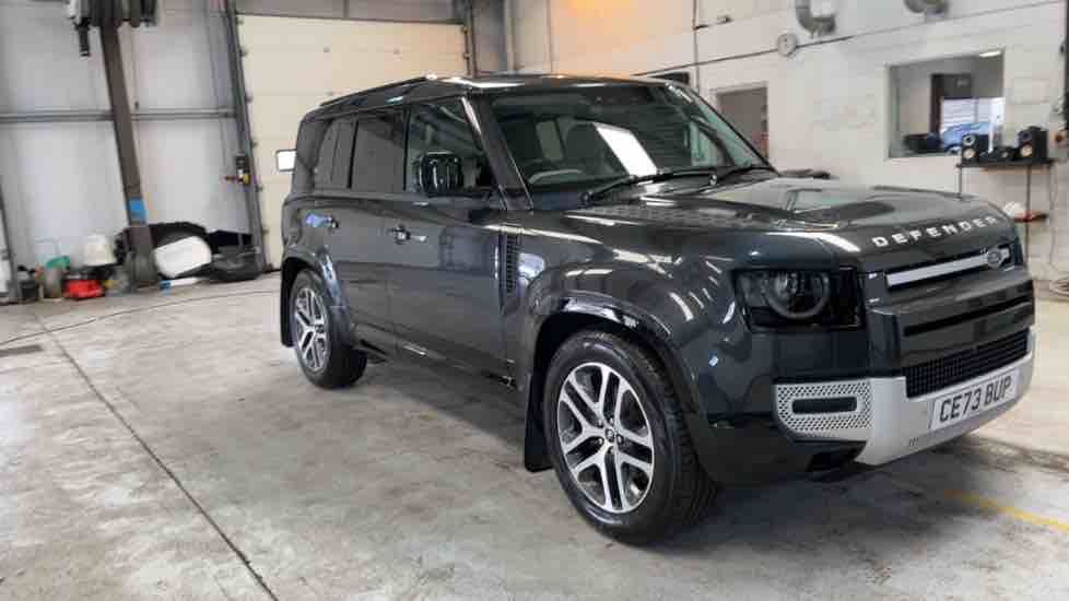 More views of Land Rover Defender 110