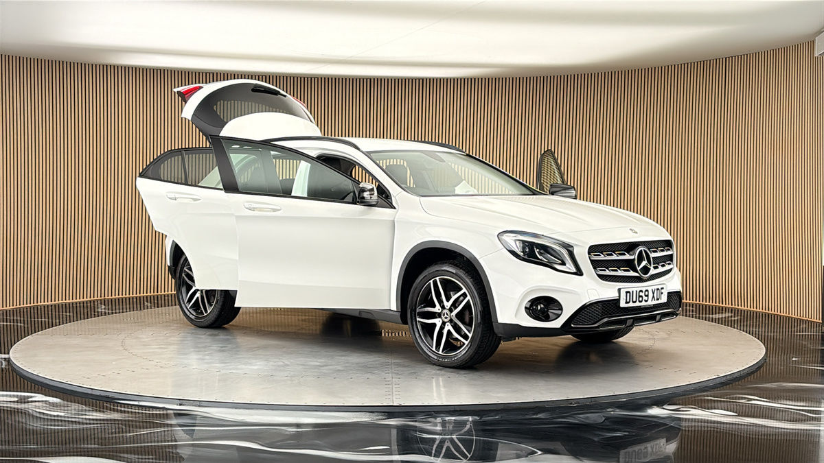 More views of Mercedes-Benz GLA