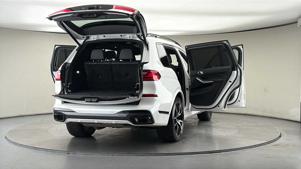 More views of BMW X7