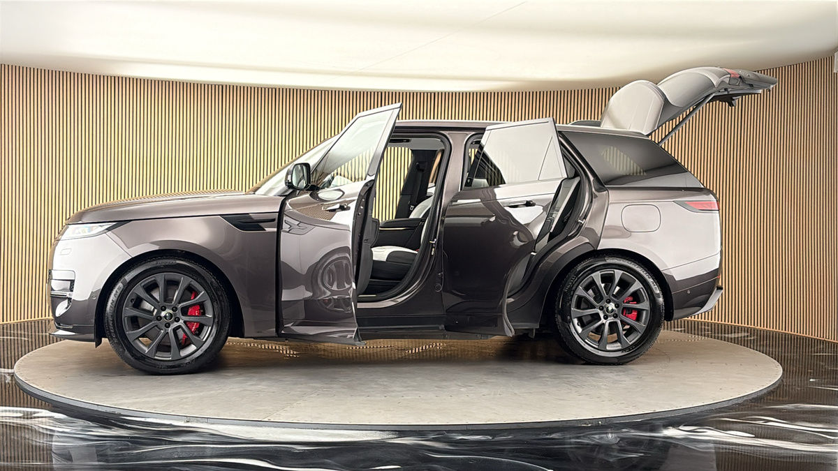 More views of Land Rover Range Rover Sport