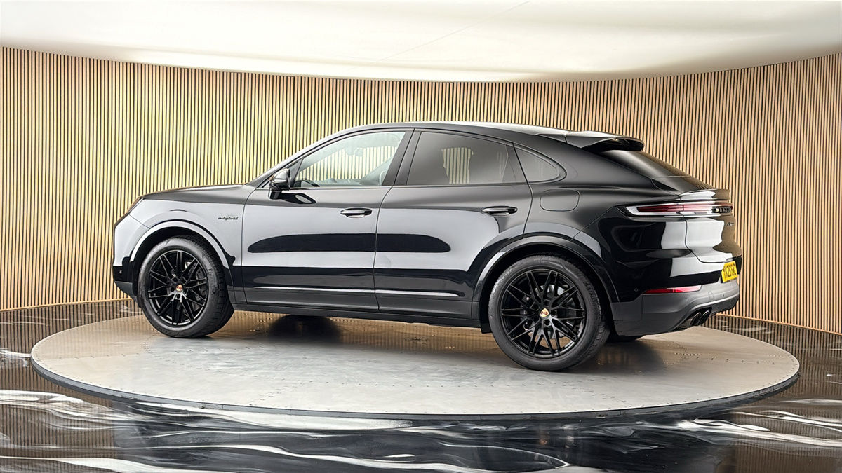More views of Porsche Cayenne