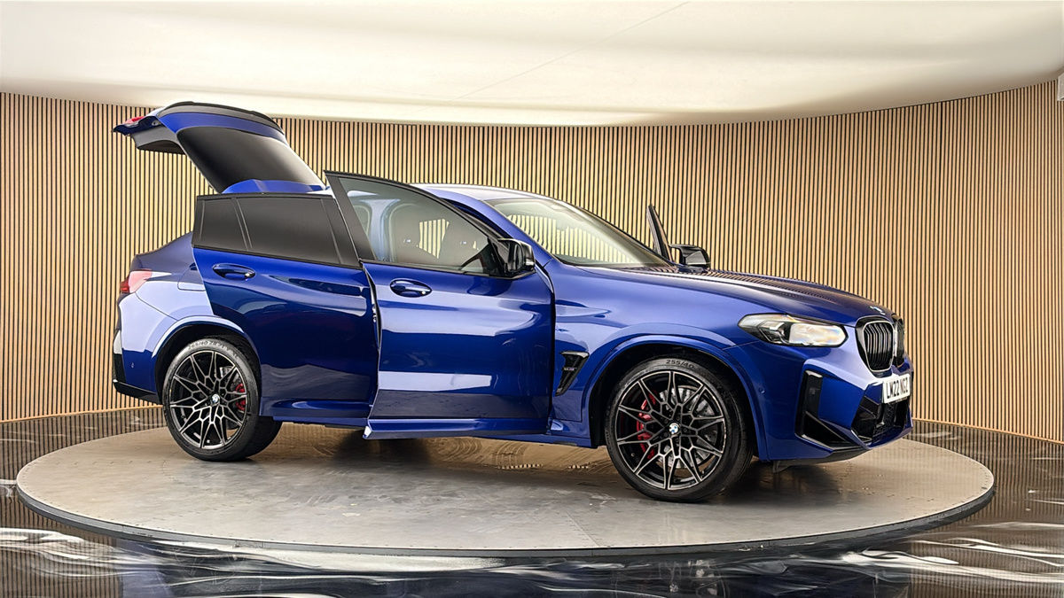 More views of BMW X4 M