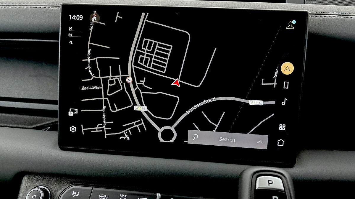 Land Rover Defender 90 Urban Image 23