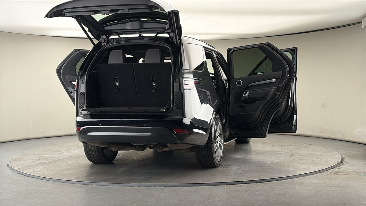 More views of Land Rover Discovery