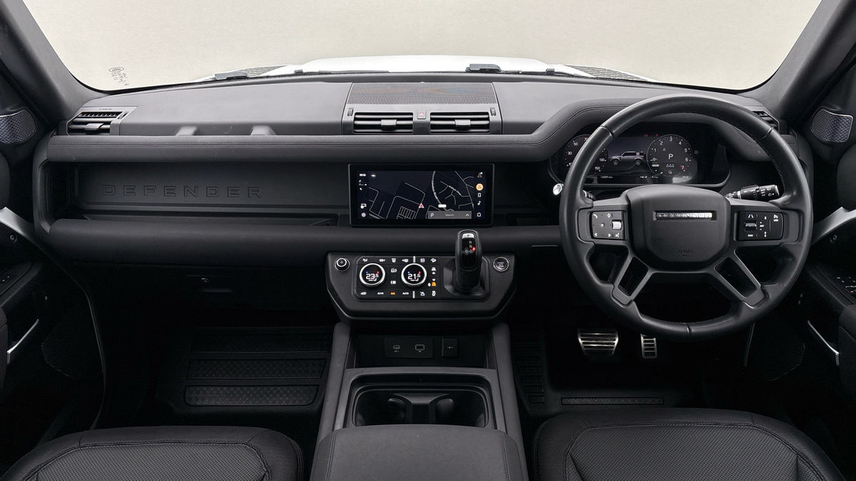 Land Rover Defender 110 Image 12