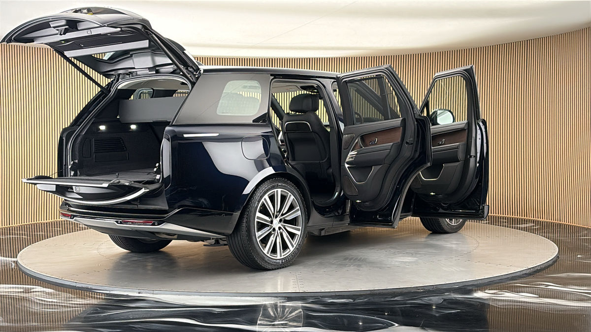 More views of Land Rover Range Rover