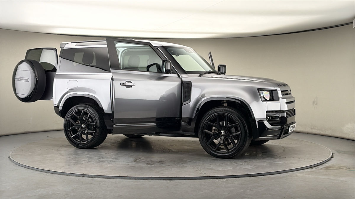 More views of Land Rover Defender 90