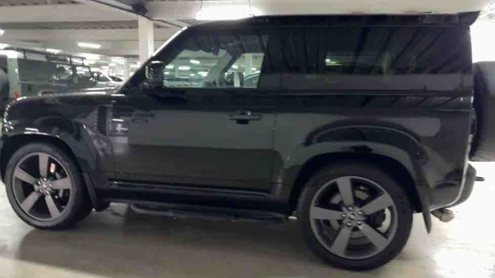 More views of Land Rover Defender 90
