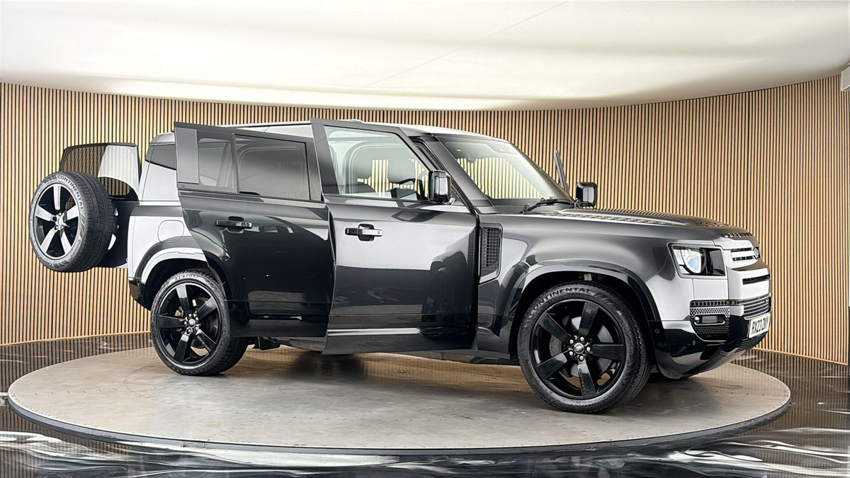 More views of Land Rover Defender 110