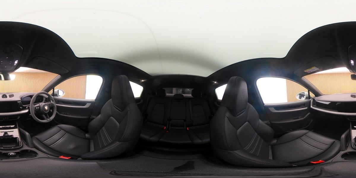 More views of Porsche Cayenne