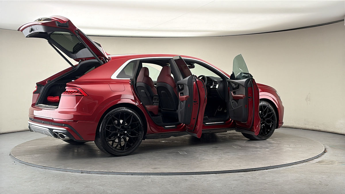 More views of Audi SQ8