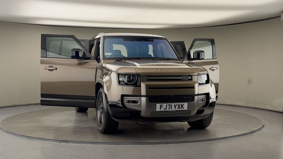 More views of Land Rover Defender 110