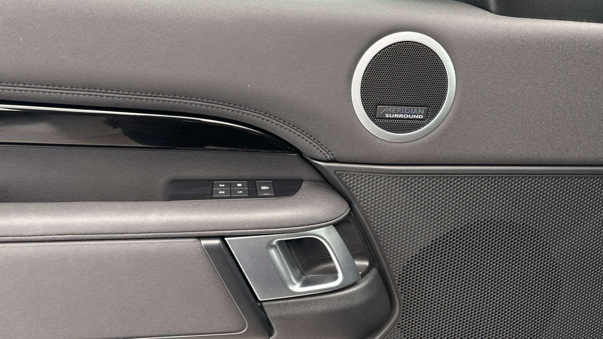 Land Rover Discovery Image 19