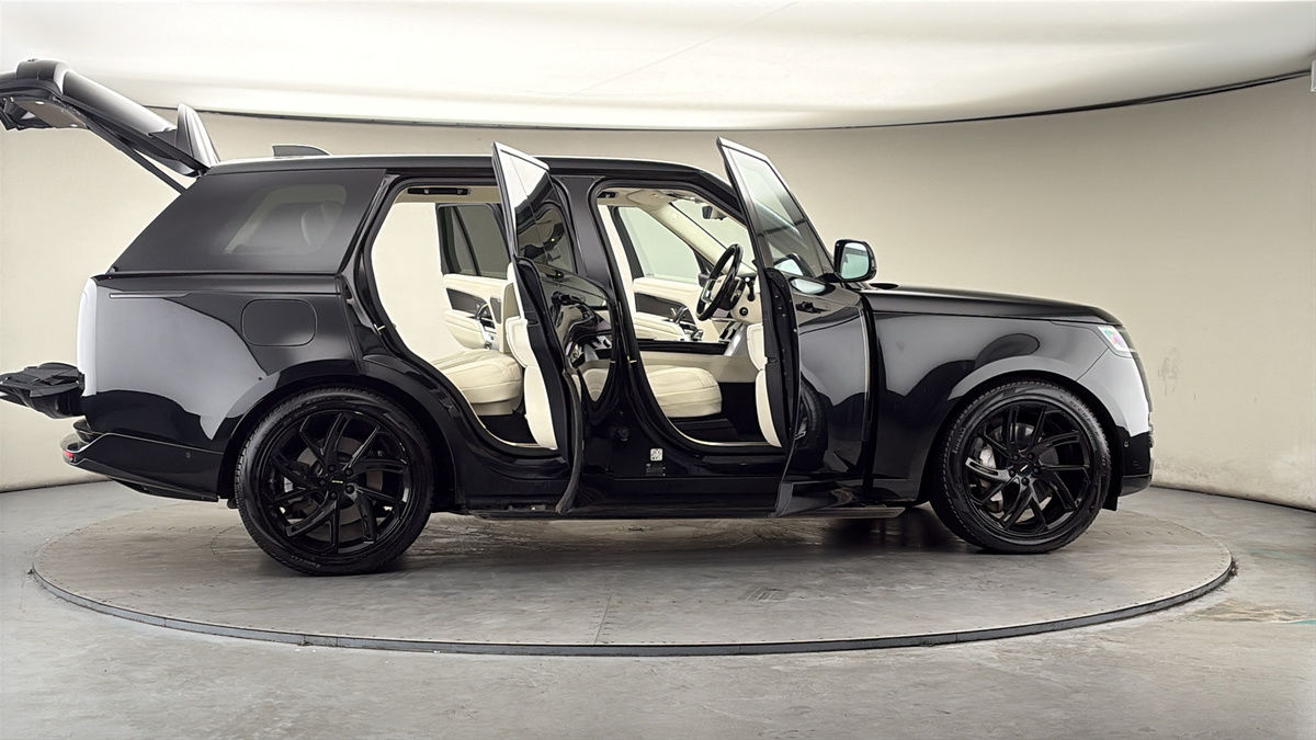 More views of Land Rover Range Rover