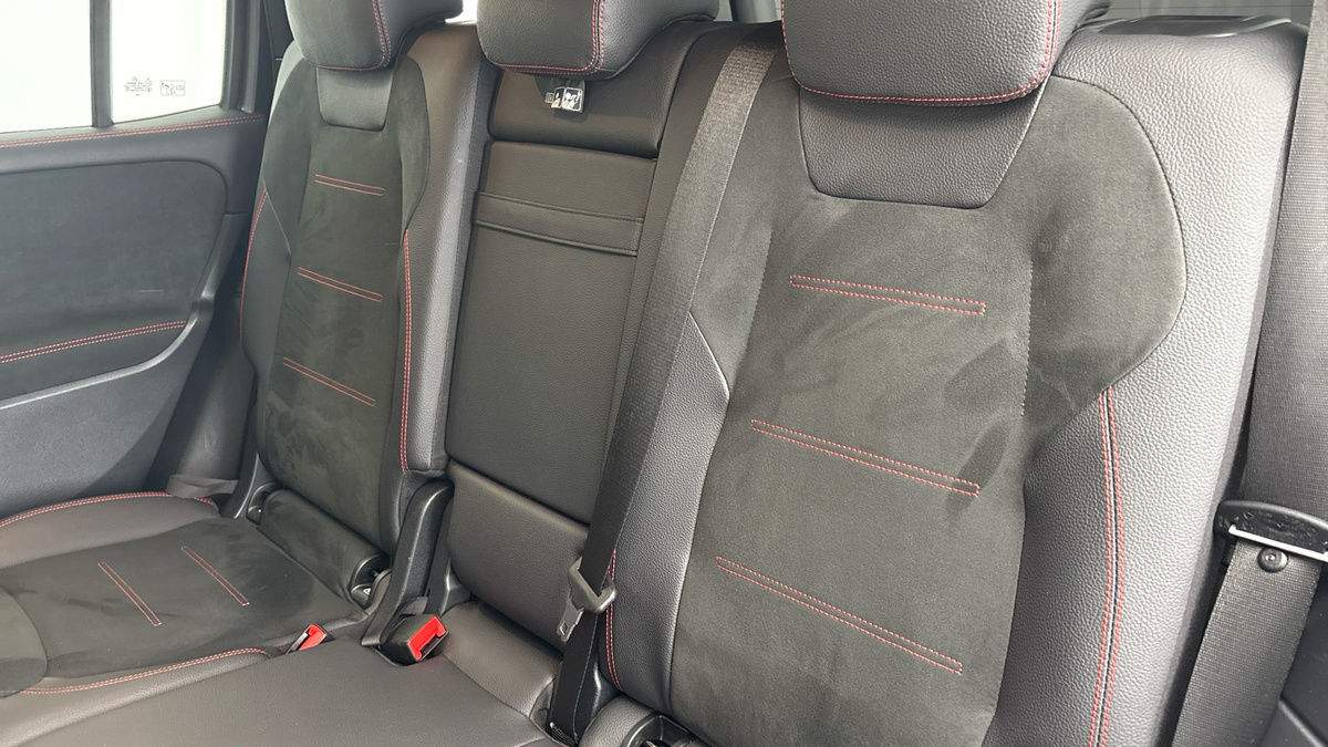 Mercedes-Benz GLB Image 8