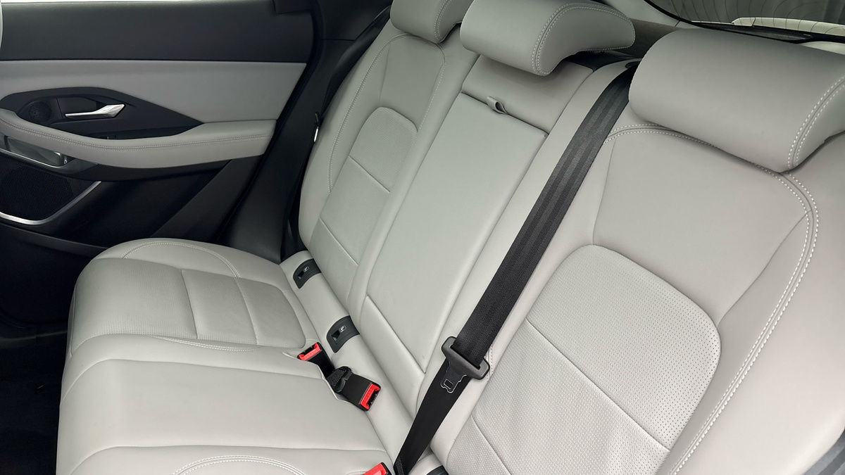 Jaguar E-PACE Image 8