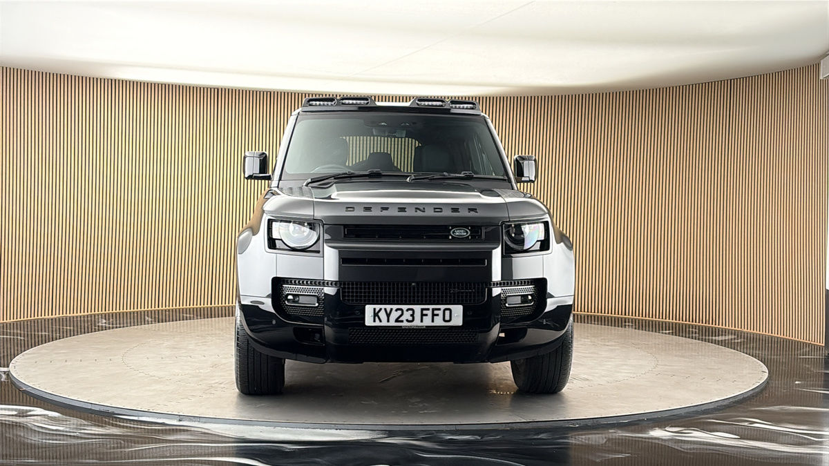 More views of Land Rover Defender 110