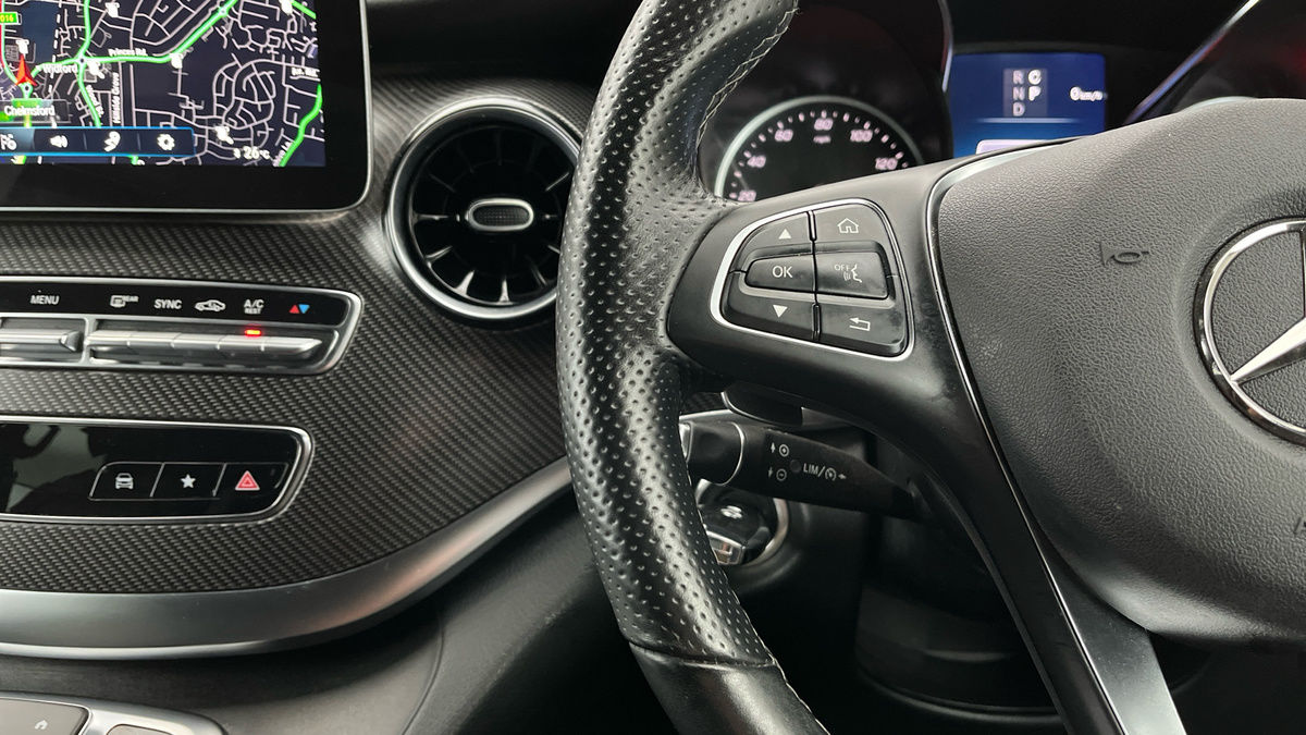 Mercedes-Benz V Class Image 13