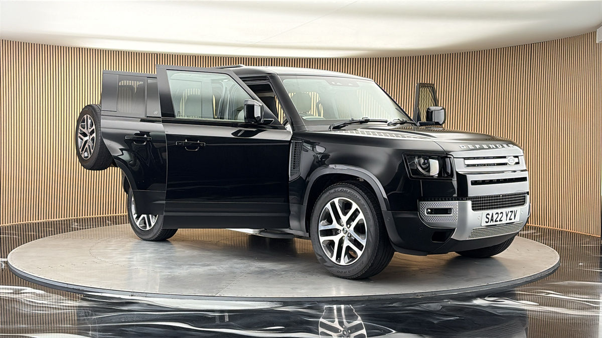 More views of Land Rover Defender 110