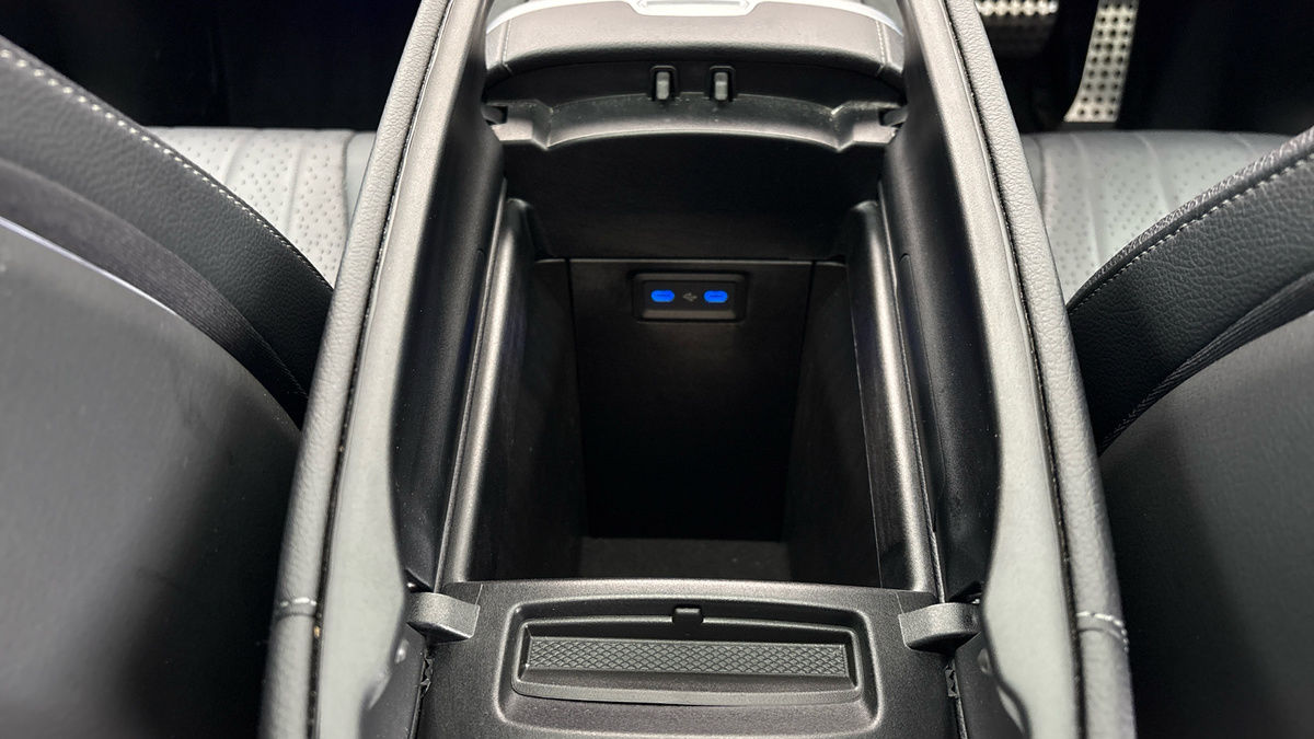 Mercedes-Benz EQE Image 28