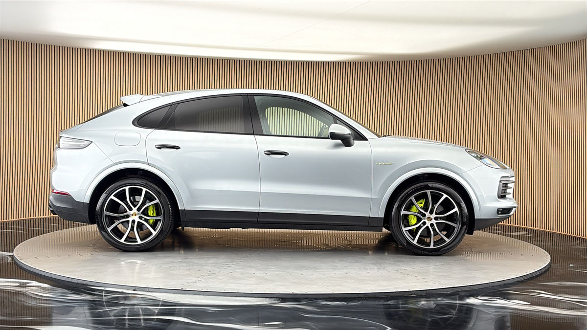 Porsche Cayenne Image 16