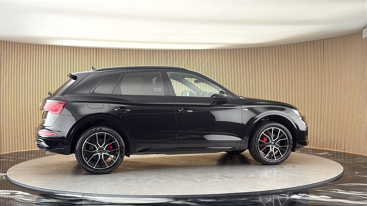 More views of Audi Q5